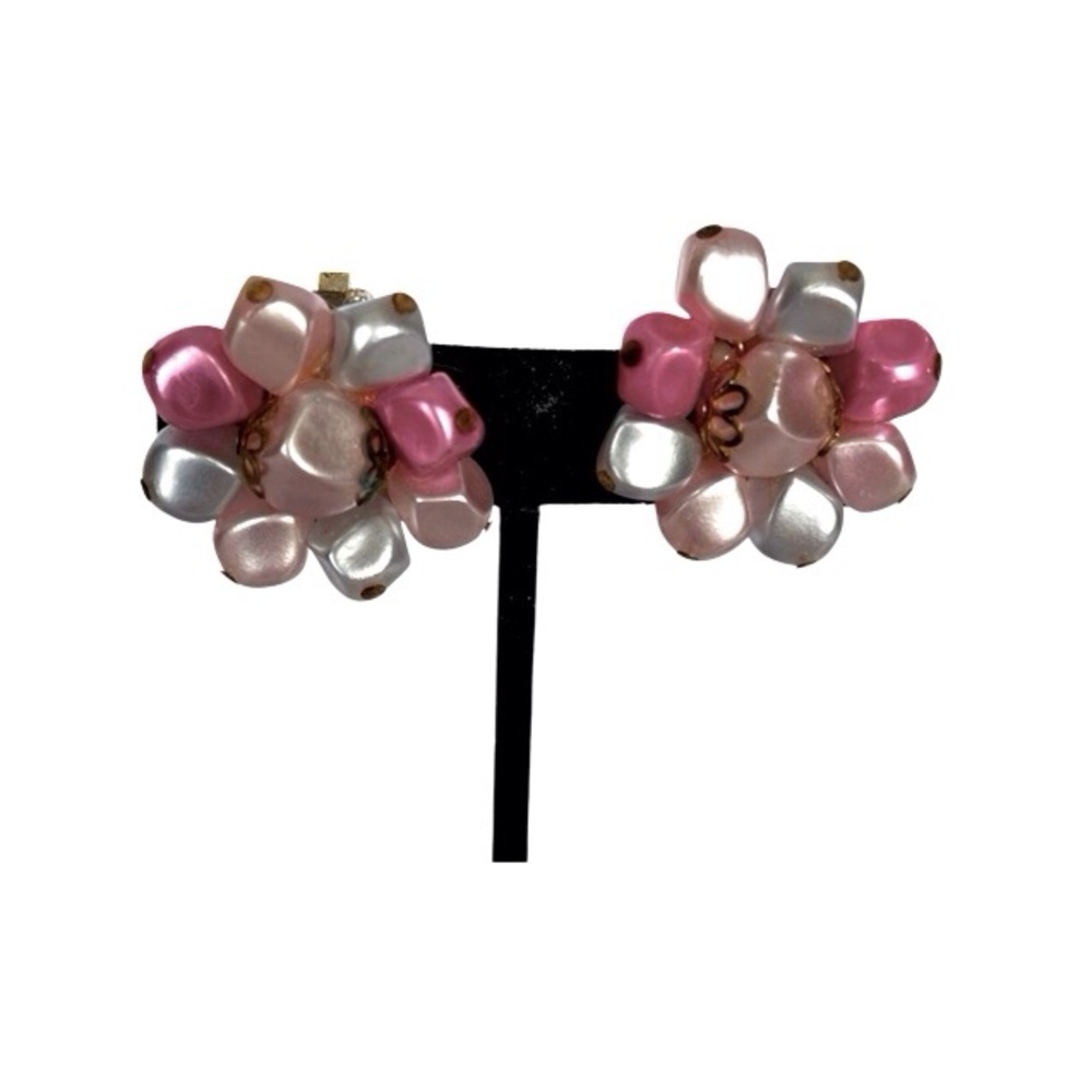Vtg Pink Faux Pearl Clip Earrings. Pre Owned